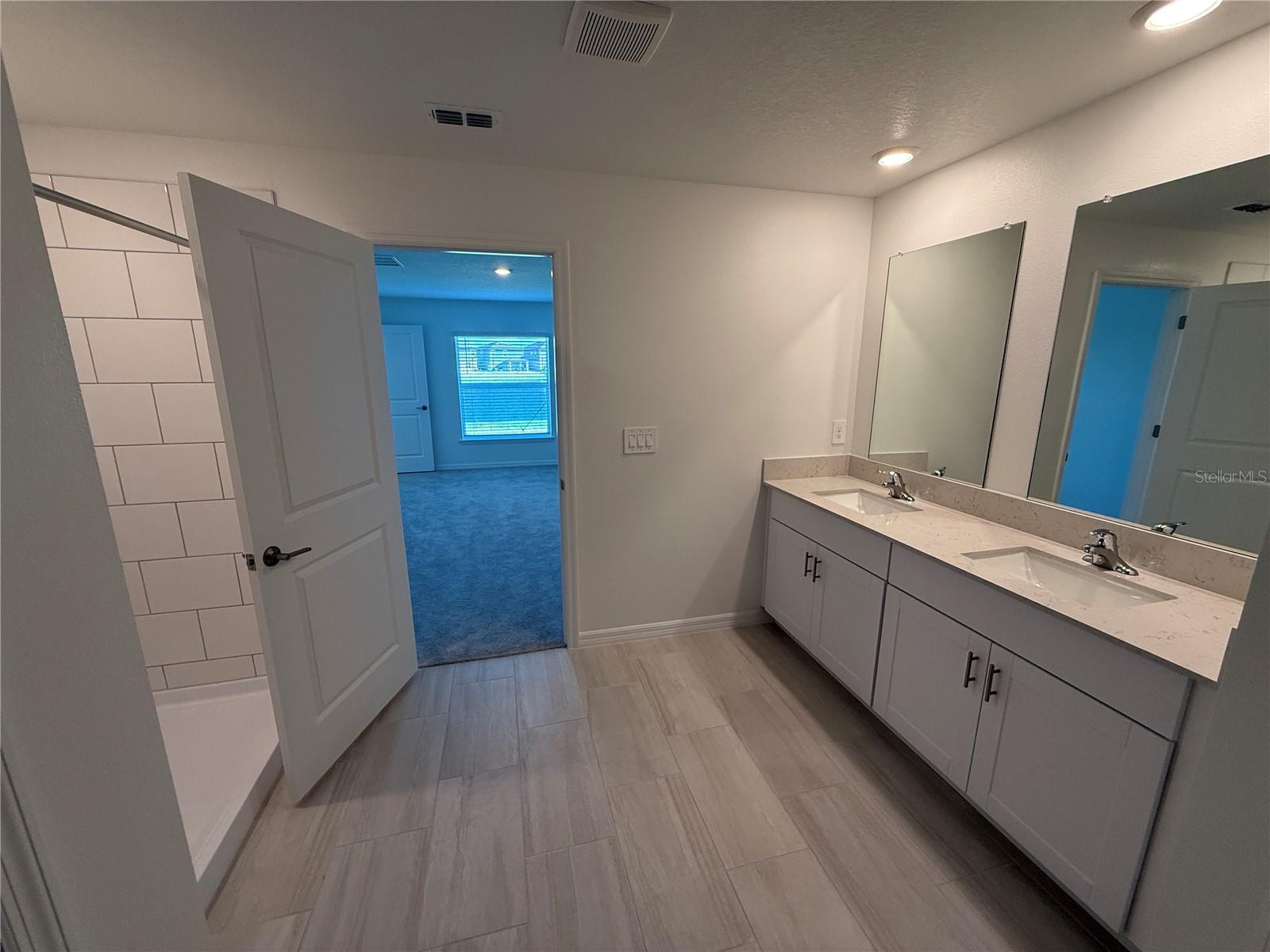 PROSPERITY LAKES - Residential Lease