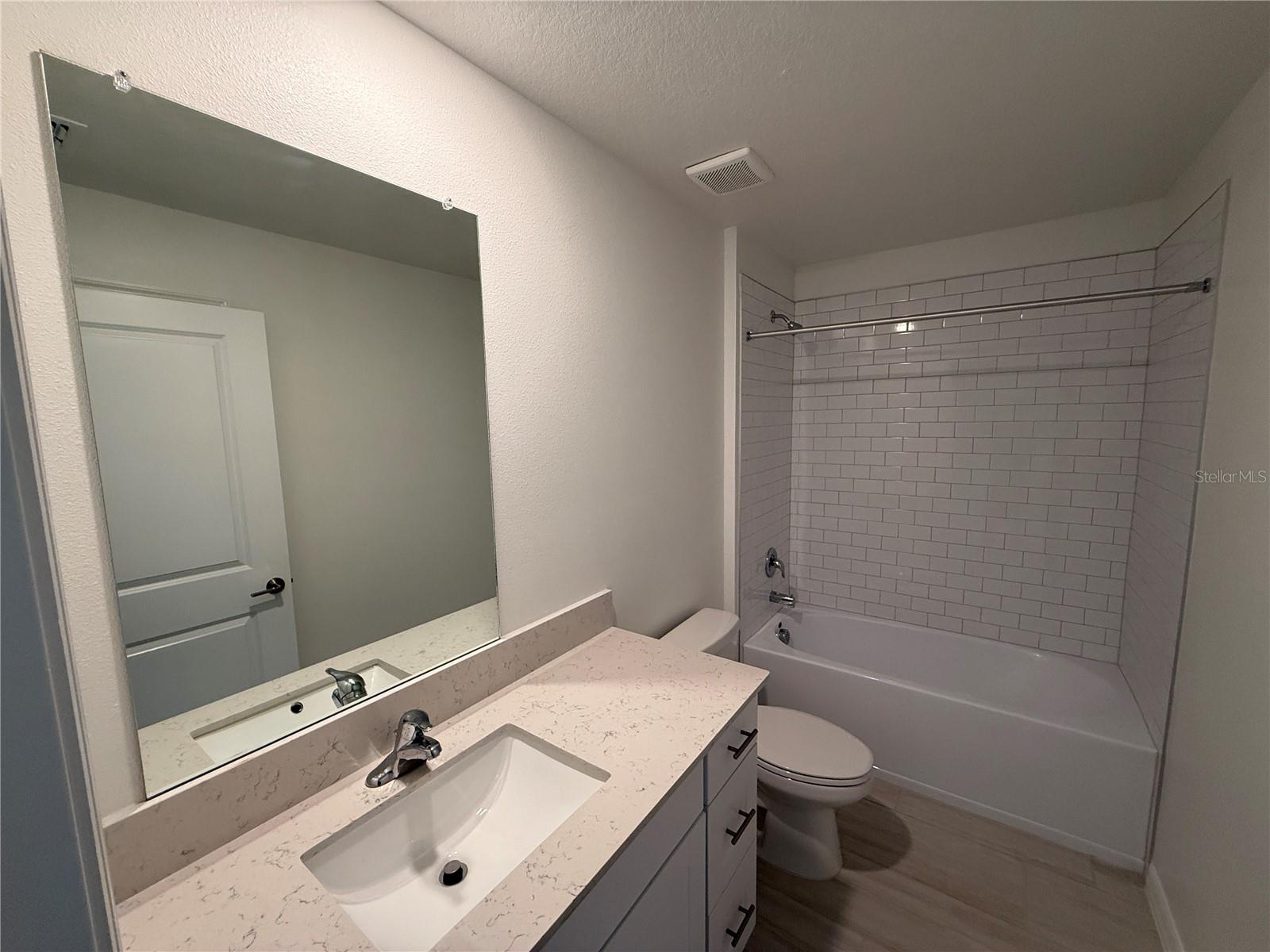 PROSPERITY LAKES - Residential Lease