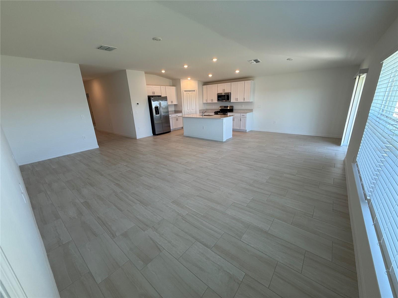 PROSPERITY LAKES - Residential Lease