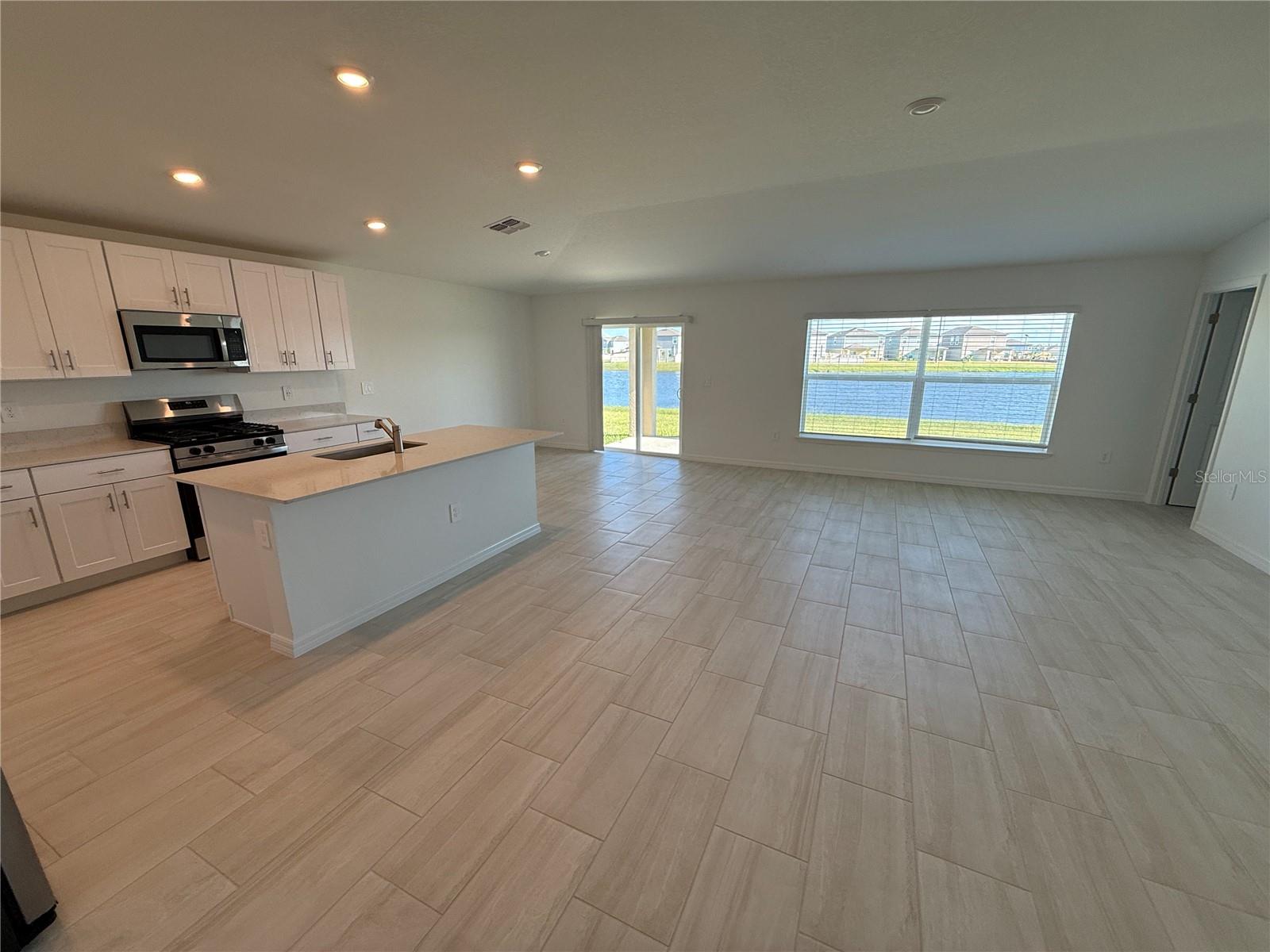 PROSPERITY LAKES - Residential Lease