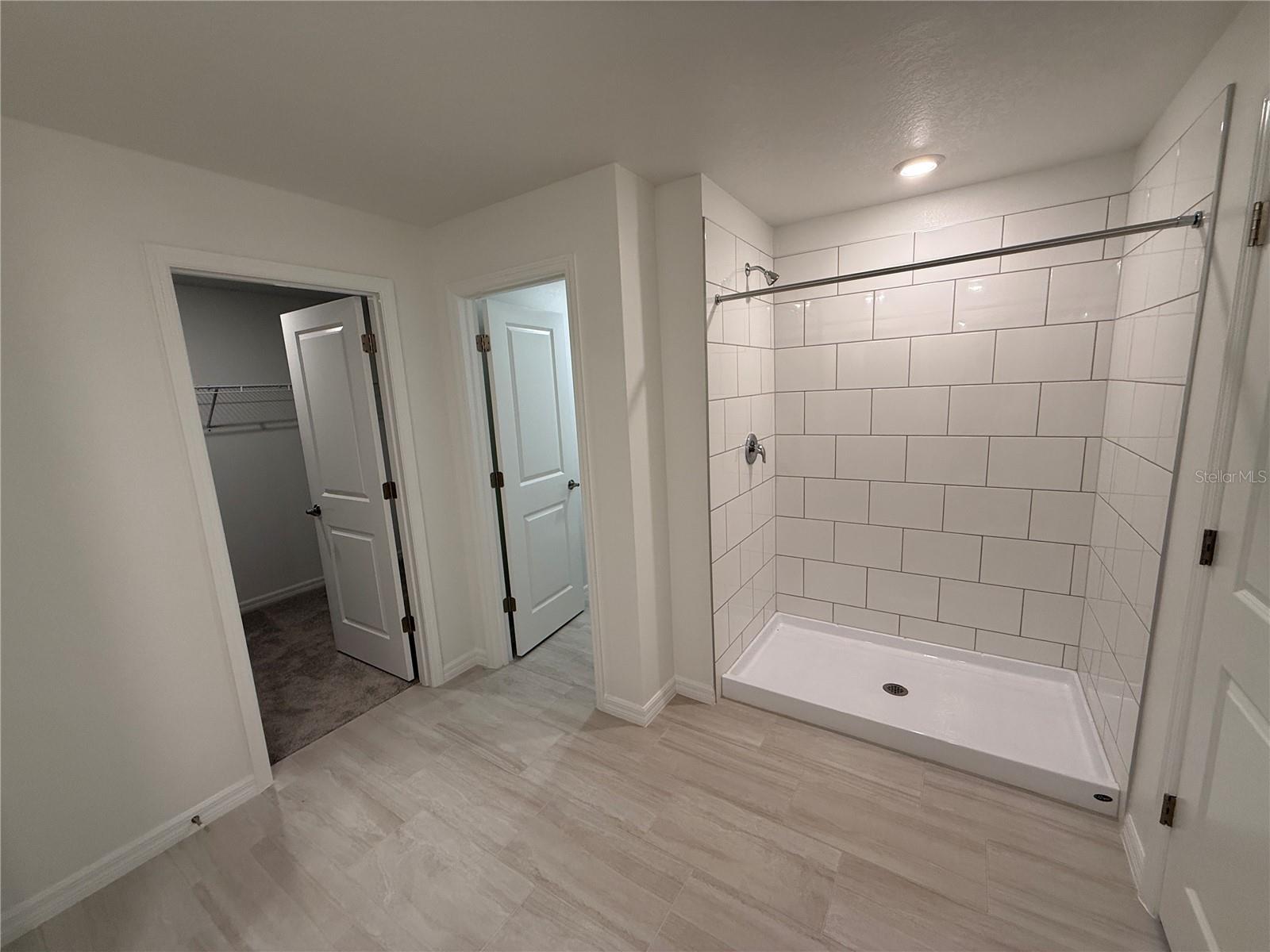 PROSPERITY LAKES - Residential Lease