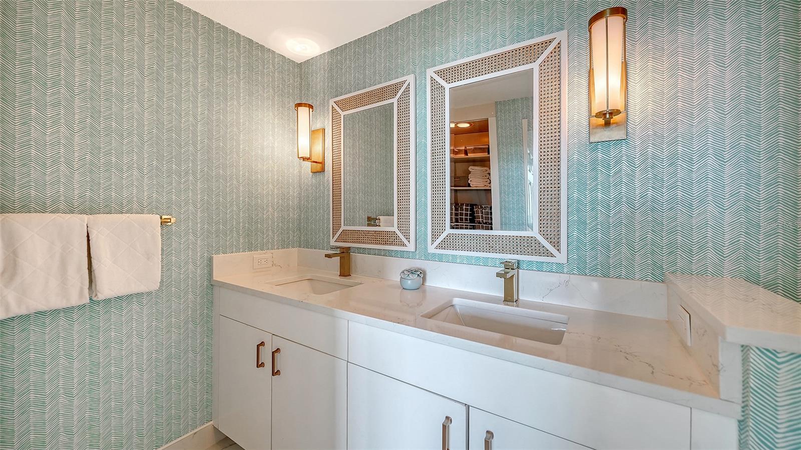 ALINARI - Residential Lease