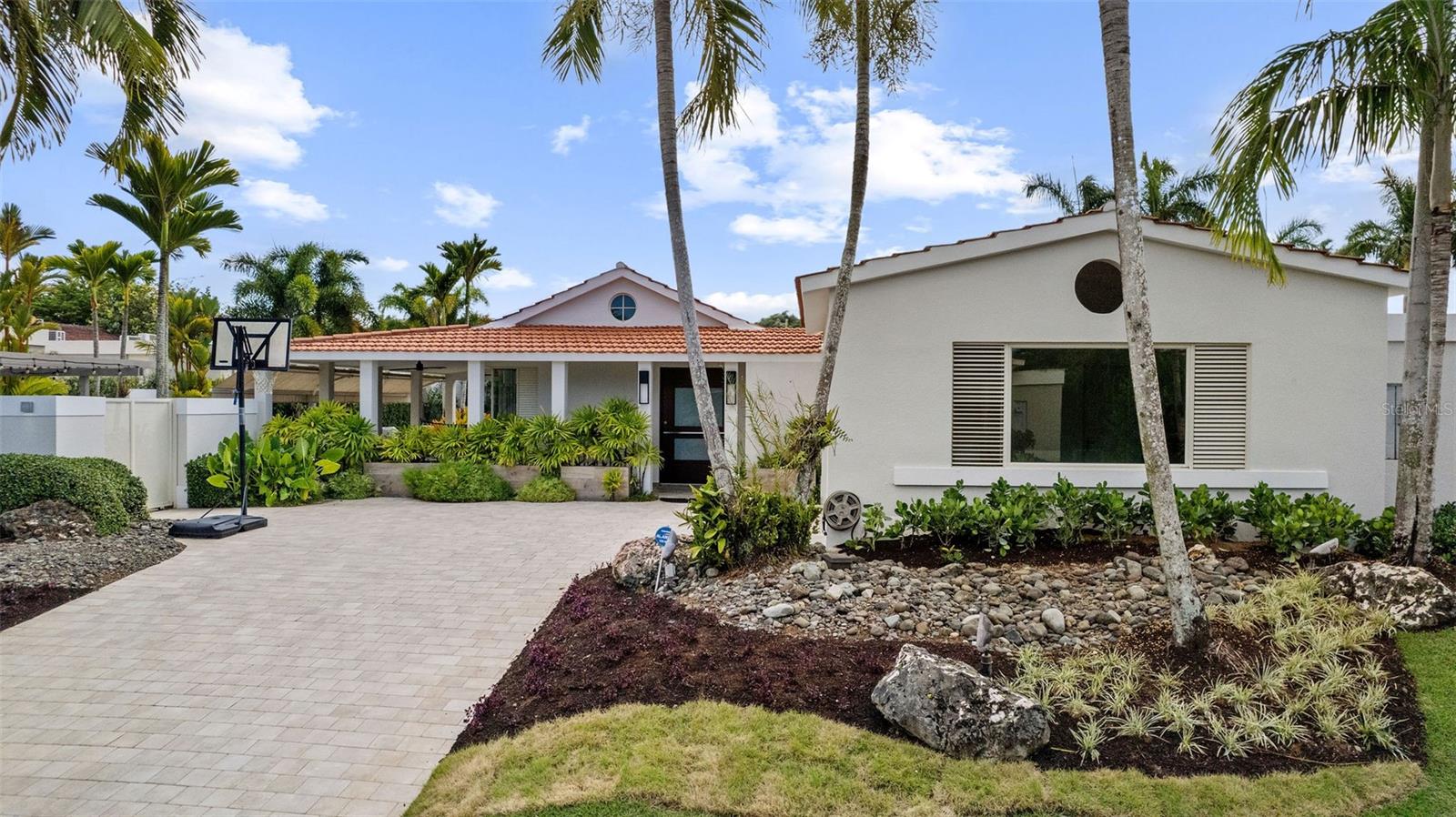 SABANERA DE DORADO - Residential