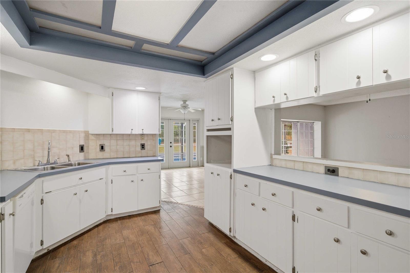 TIMBERLANE ESTATES - Residential