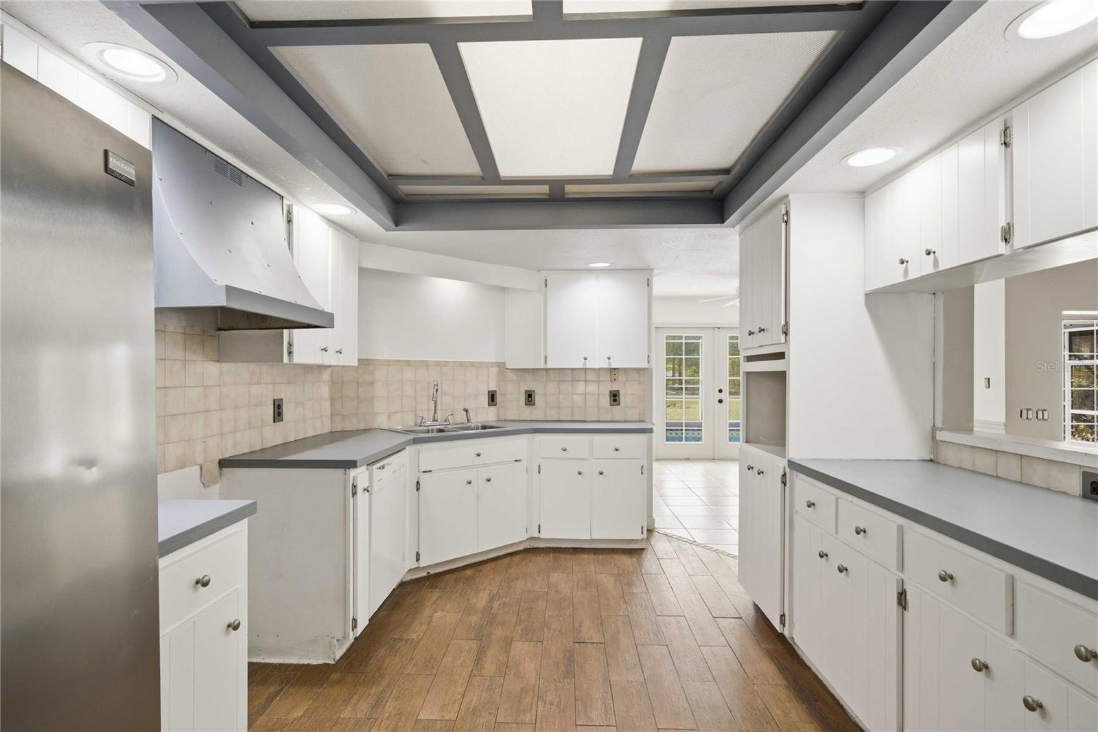 TIMBERLANE ESTATES - Residential