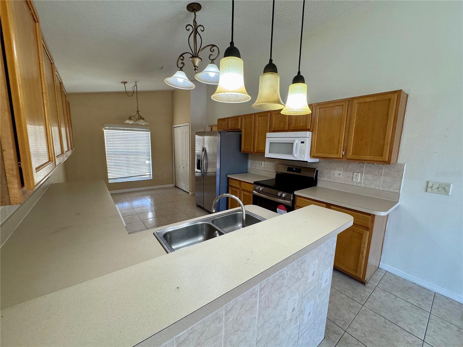 TUSCANY POINTE PH 01 - Residential
