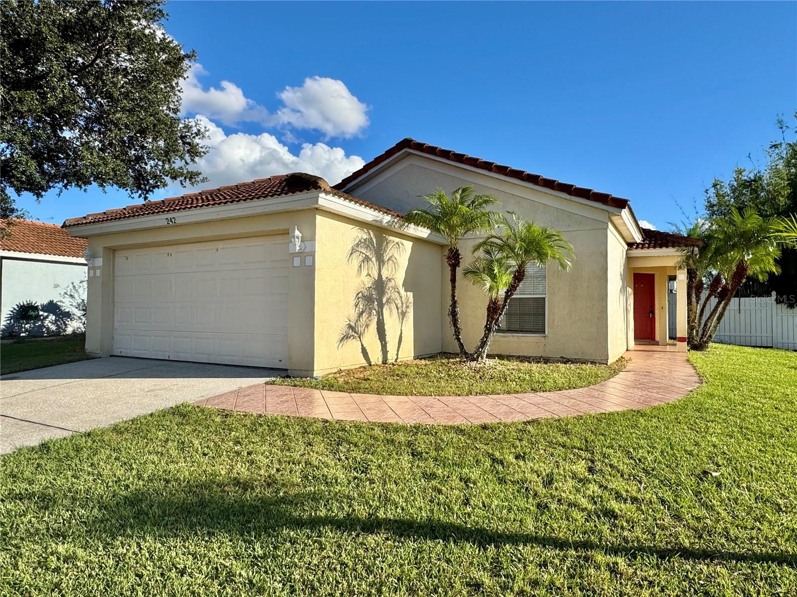 TUSCANY POINTE PH 01 - Residential