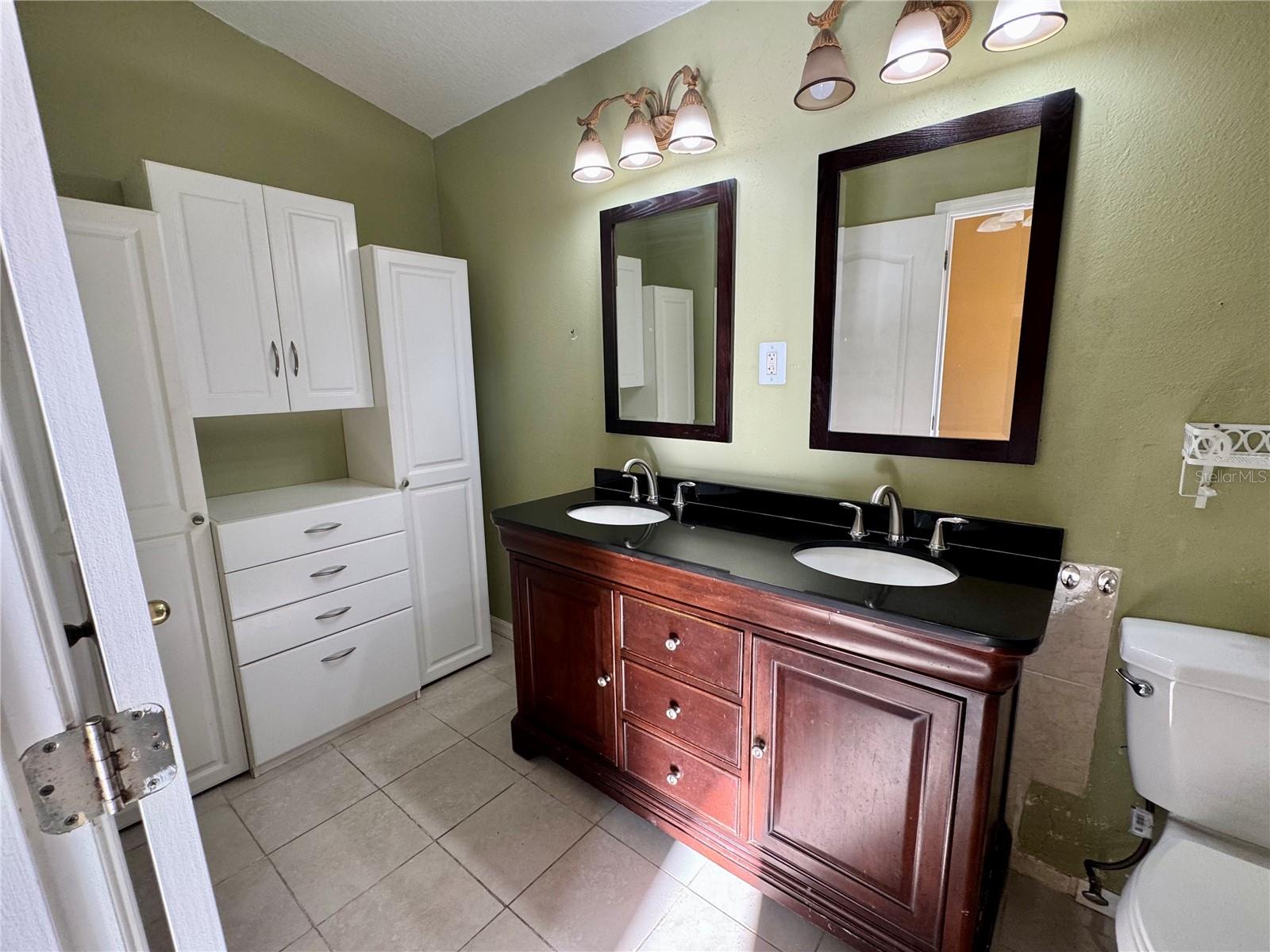 TUSCANY POINTE PH 01 - Residential