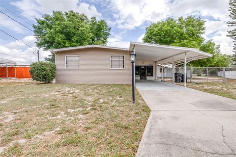 Photo of 5847 Red Fox Drive, Winter Haven, FL 33884 (MLS # L4960707)