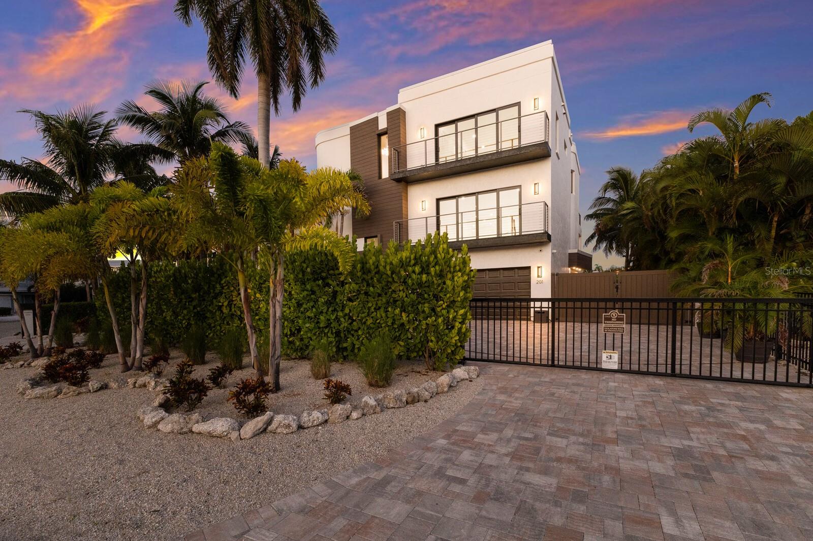 201 N HARBOR DRIVE