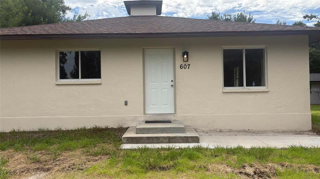 Photo of 607 2nd Street NW, Ruskin, FL 33570 (MLS # A4702115)