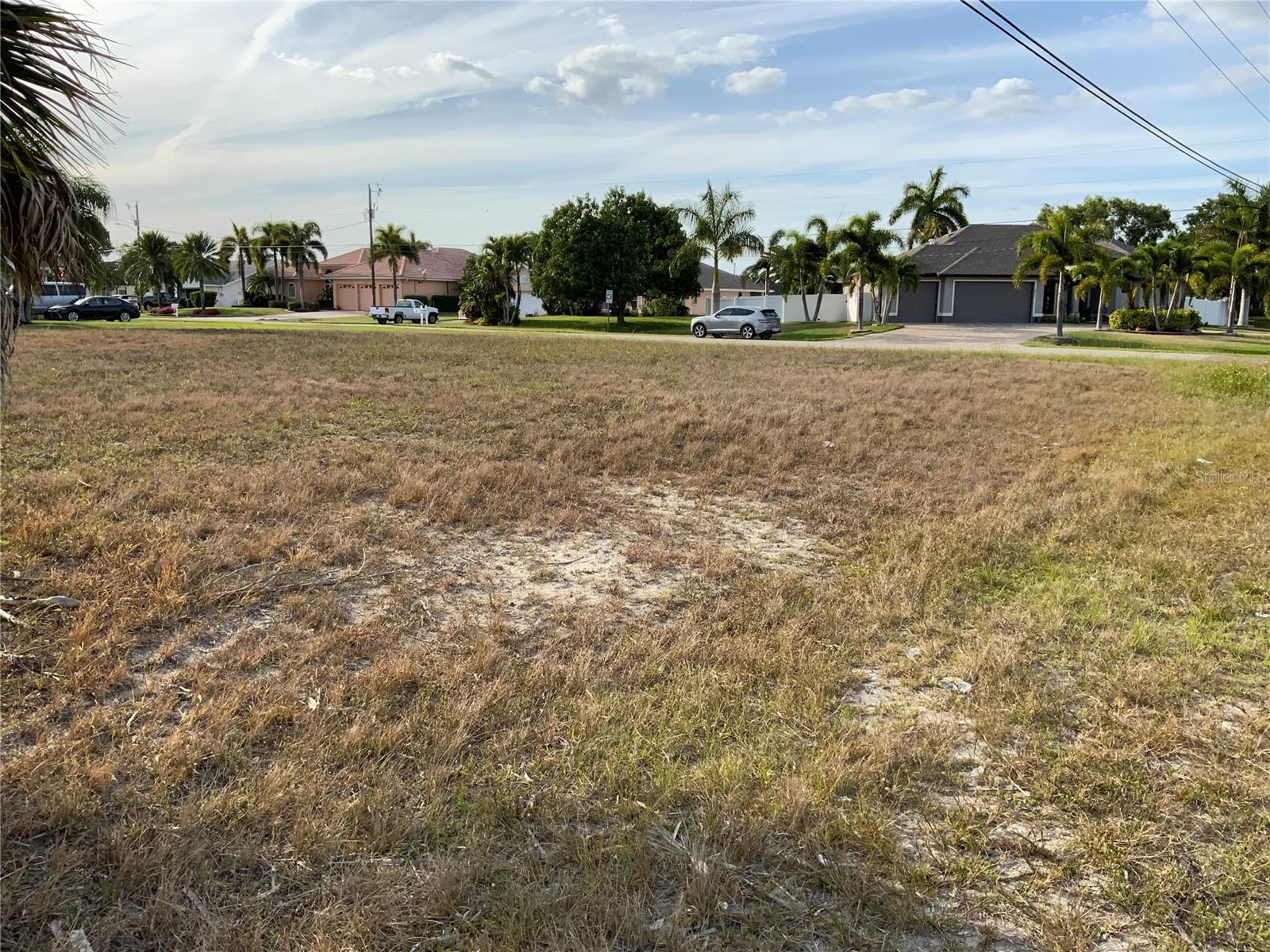 CAPE CORAL - Land