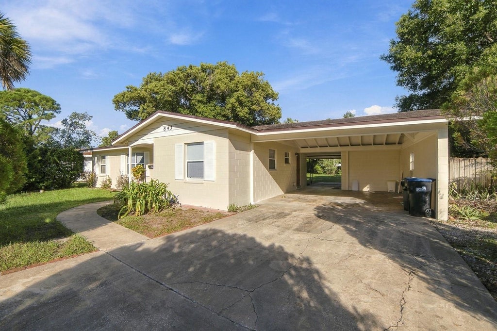 Photo of 843 Quintilian Avenue, Orlando, FL 32809 (MLS # O6447593)
