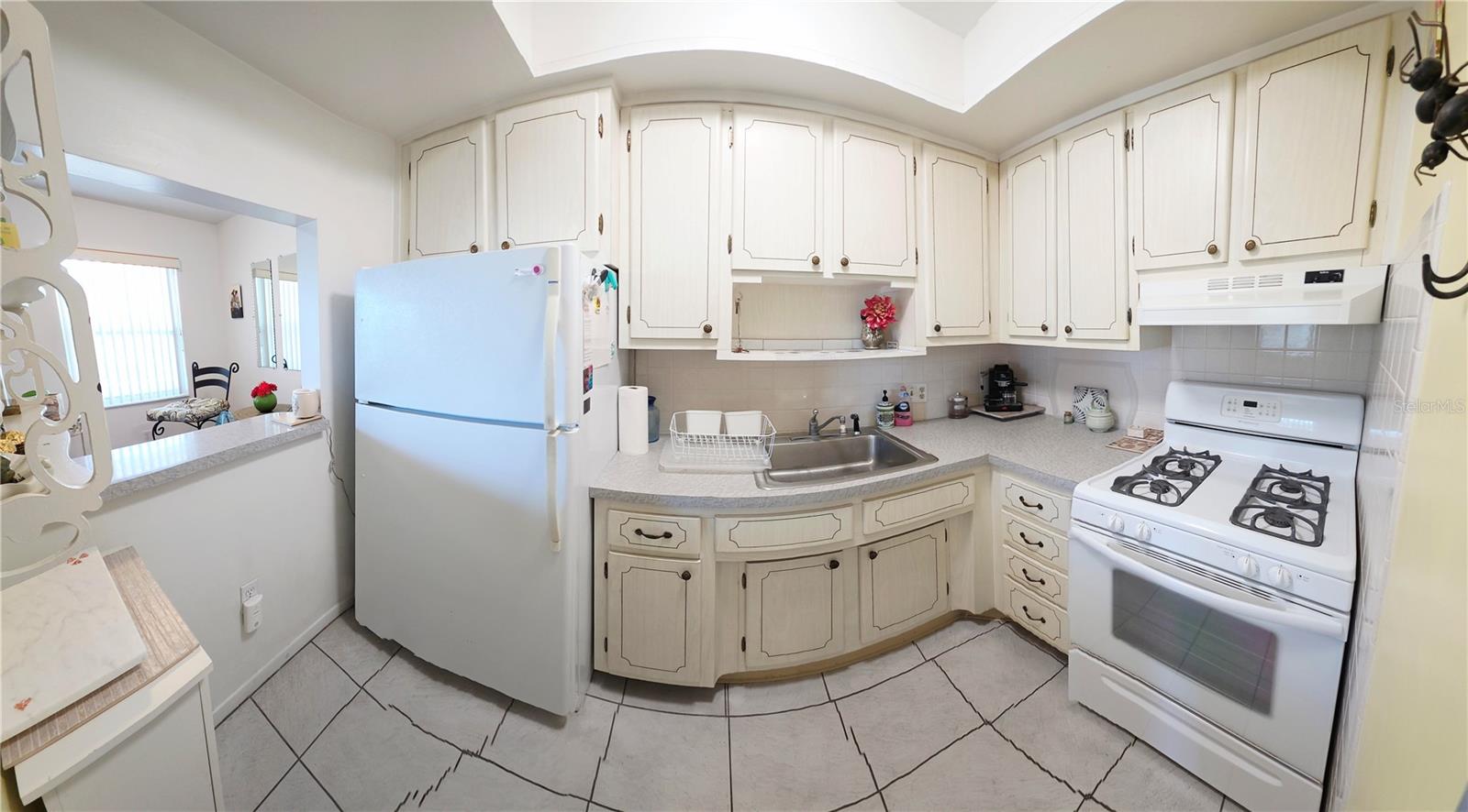 TOWN APTS CONDO - Residential