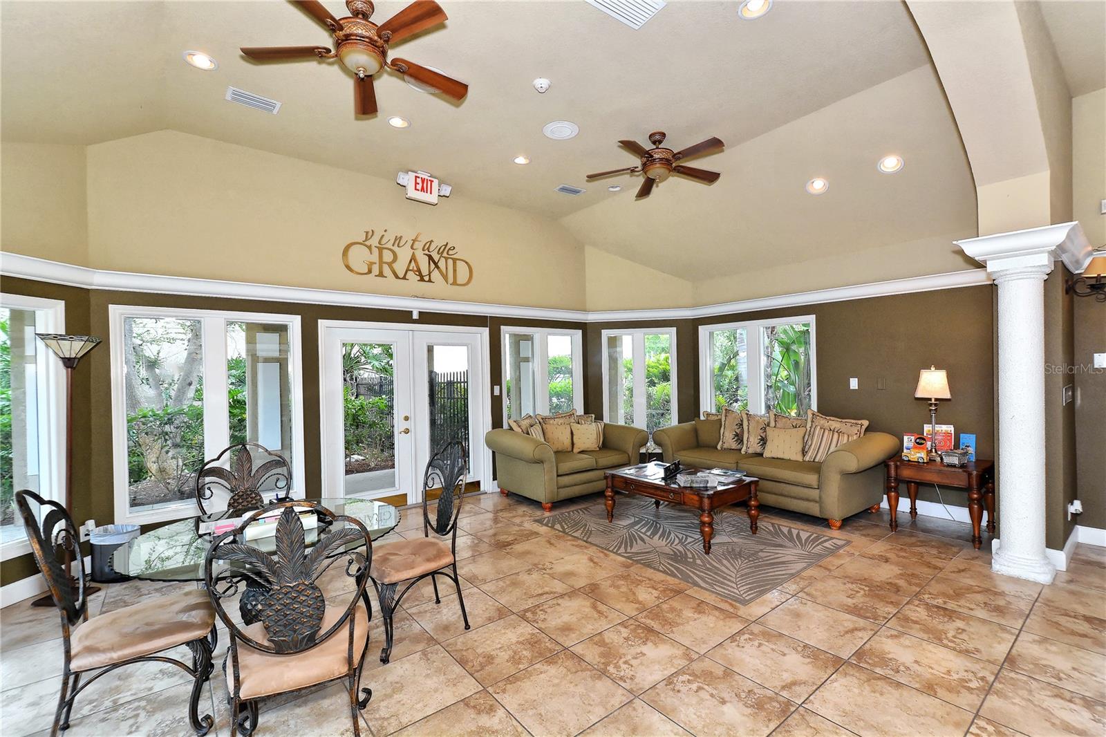 VINTAGE GRAND - Residential