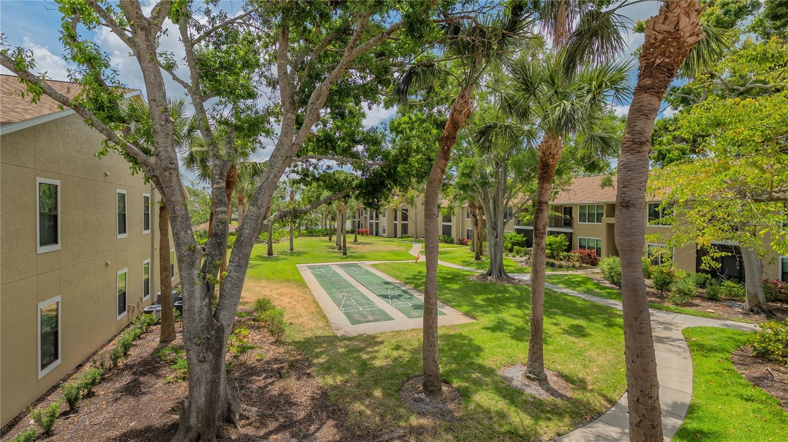 VINTAGE GRAND - Residential