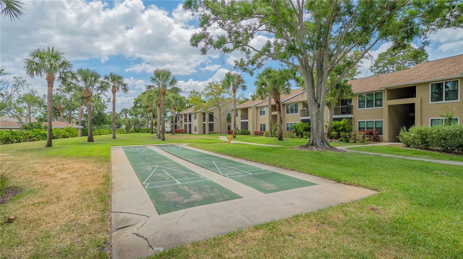 VINTAGE GRAND - Residential