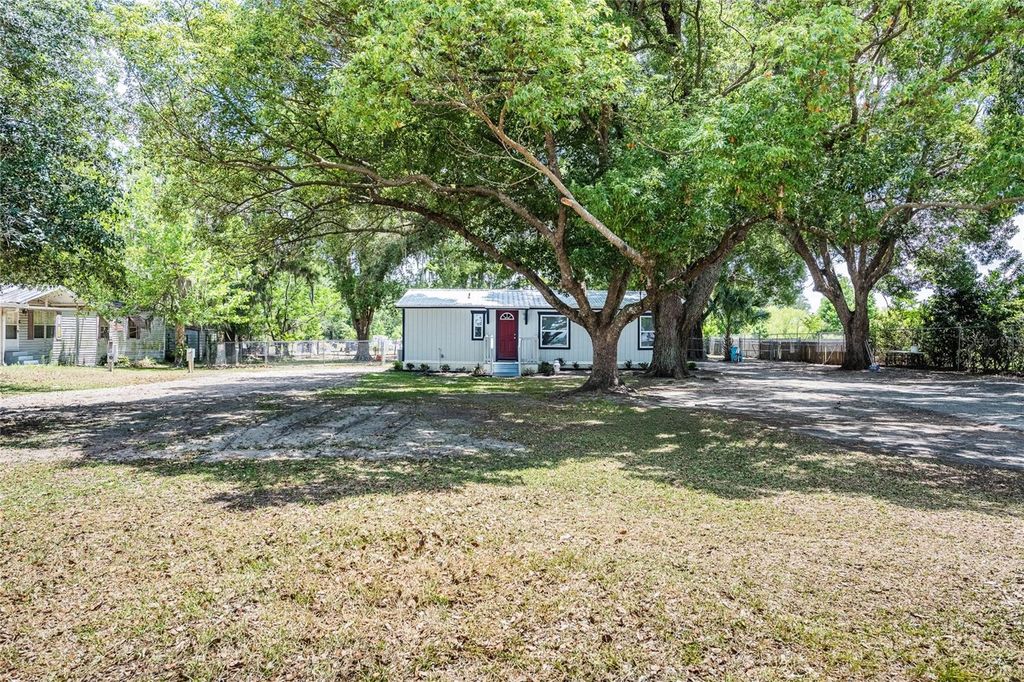 Photo of 5220 Spring Creek Dr, Lakeland, FL 33811 (MLS # L4962001)