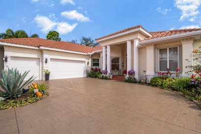7302 EATON COURT UNIVERSITY PARK FL 34201