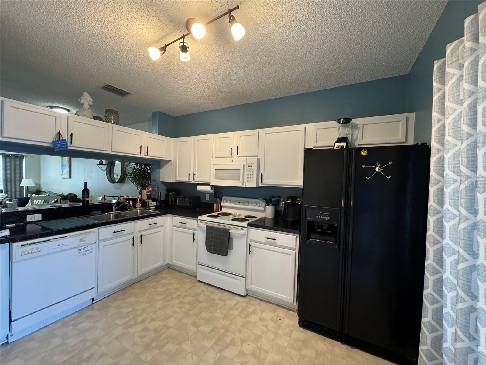 SABAL HARBOUR PH I-B - Residential Lease