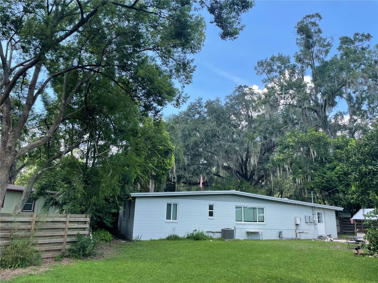 WOODLAWN CIRCLE(010) - Residential