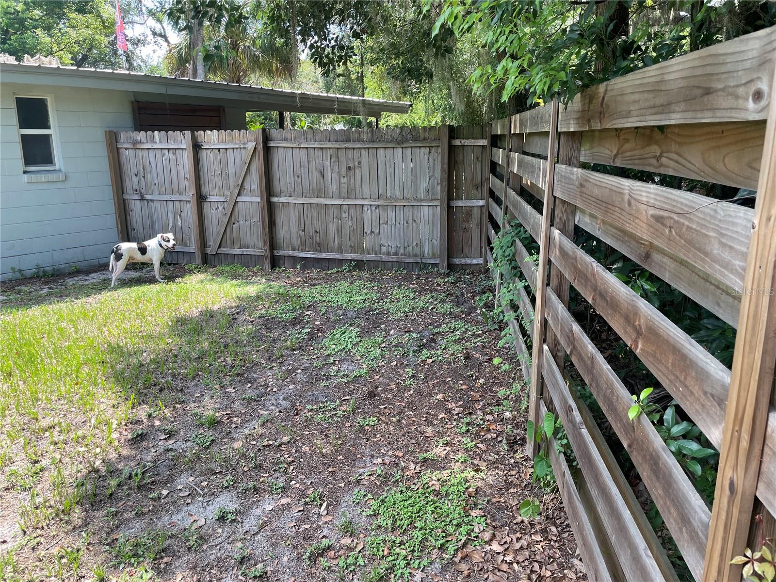 WOODLAWN CIRCLE(010) - Residential