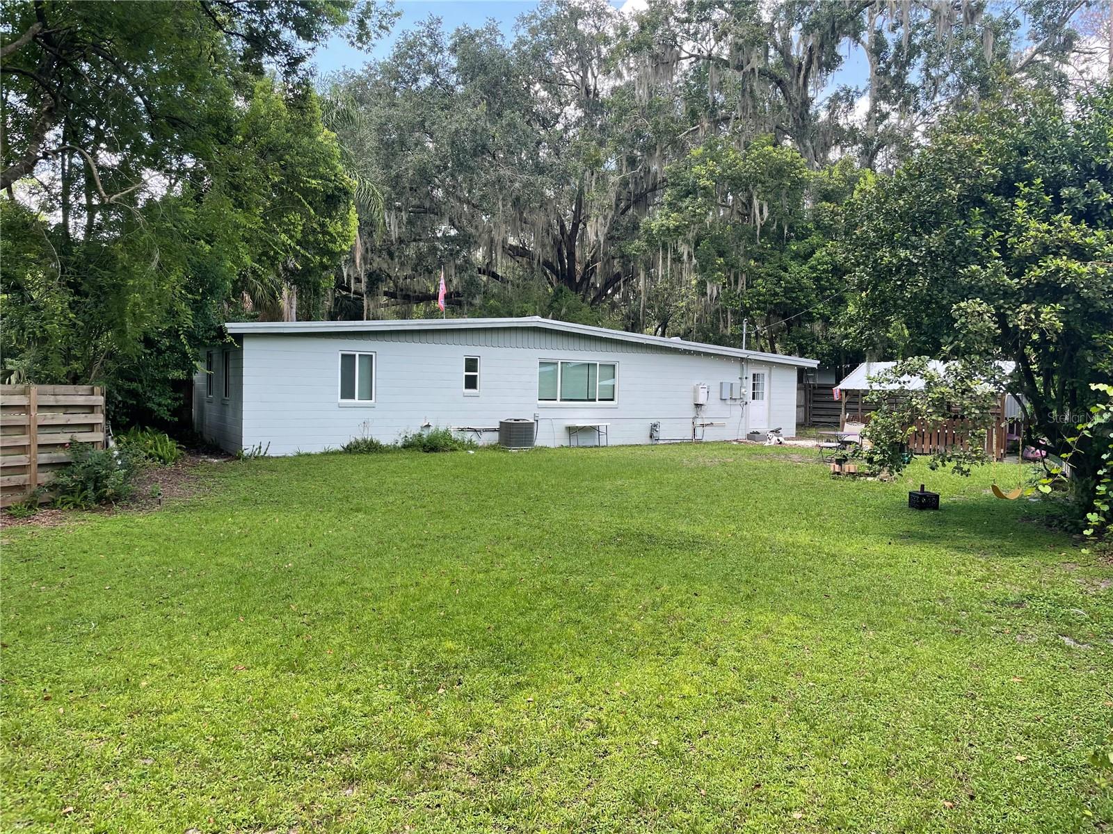 WOODLAWN CIRCLE(010) - Residential