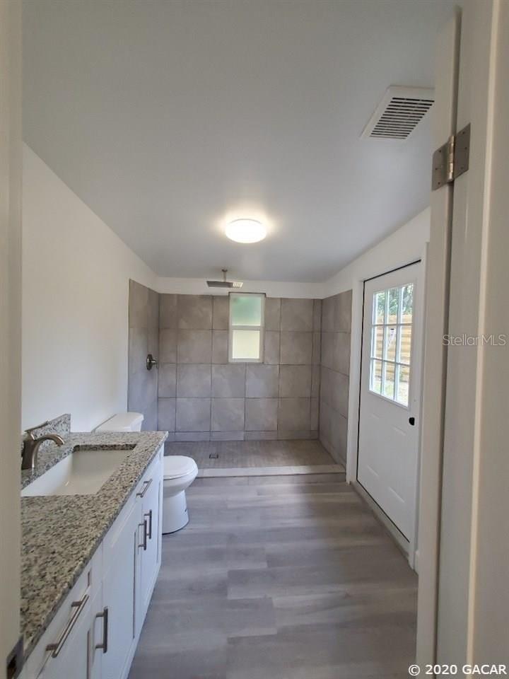 WOODLAWN CIRCLE(010) - Residential