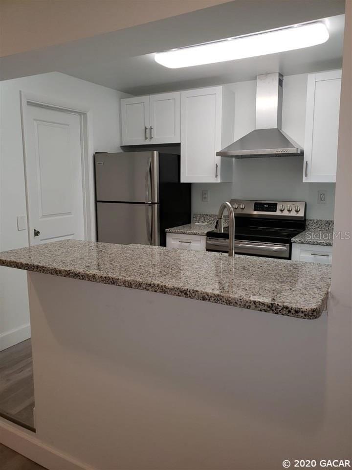 WOODLAWN CIRCLE(010) - Residential