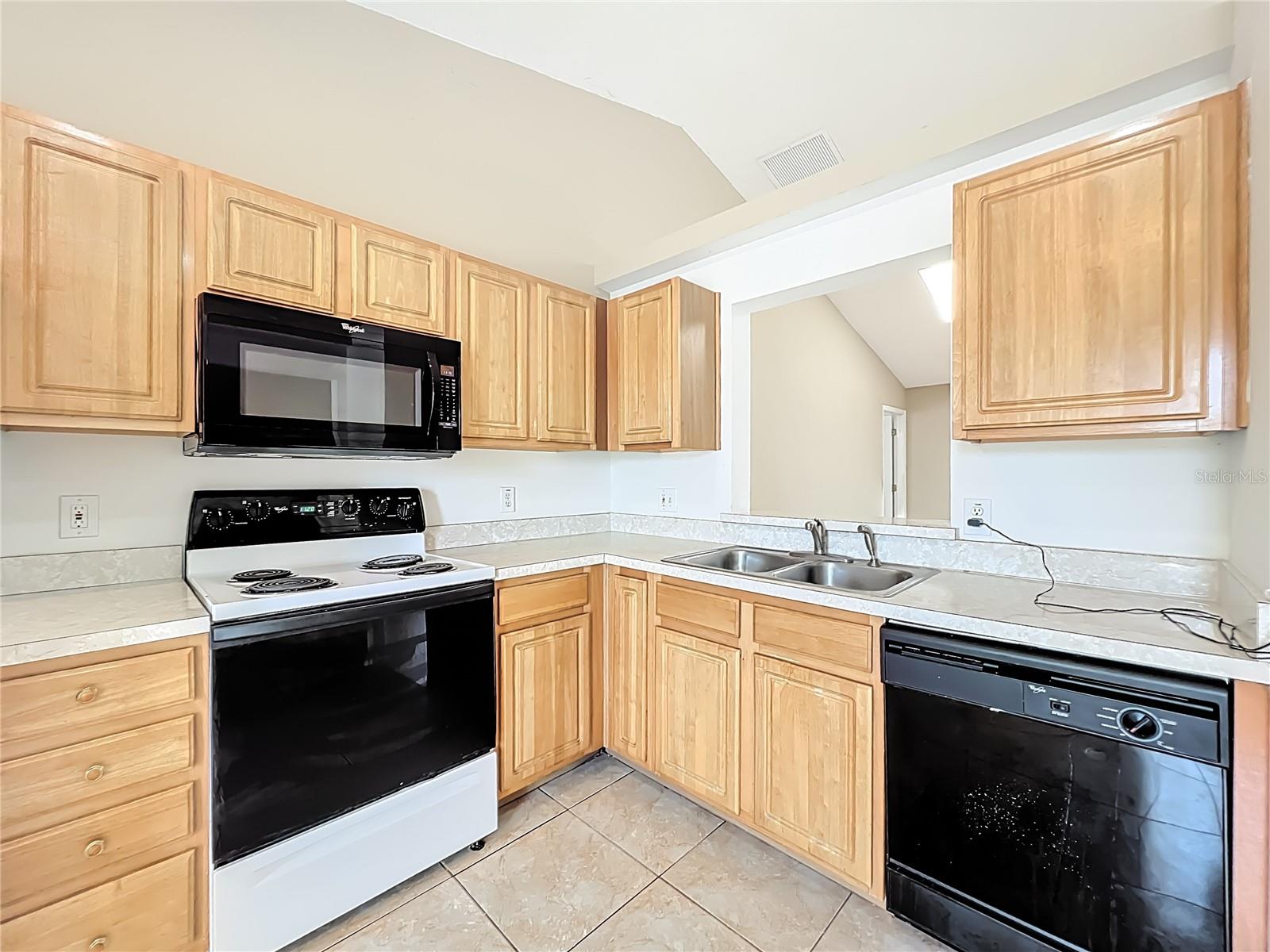 CRYSTAL COVE - Residential