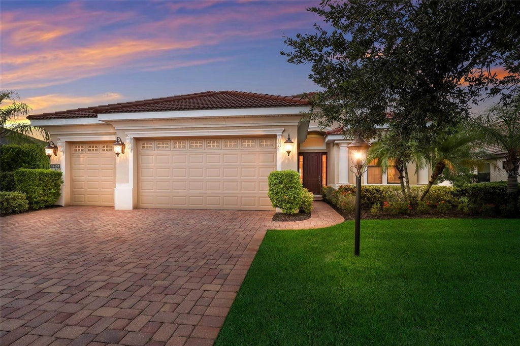 Photo of 15403 Helmsdale Place, Lakewood Ranch, FL 34202 (MLS # A4704280)