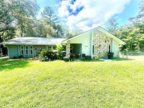 Photo of 4660 SE 160th Court, Ocklawaha, FL 32179 (MLS # R4909906) Photo of 4660 SE 160th Court, Ocklawaha, FL 32179 (MLS # R4909906)