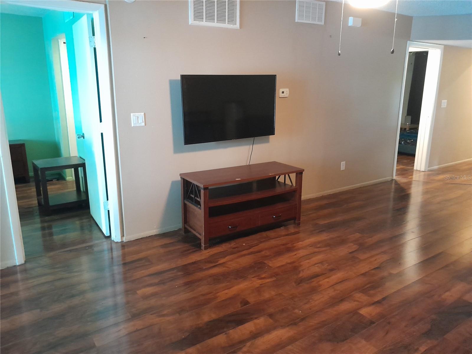 NORTHLAKE VILLAGE CONDO 8 - Residential