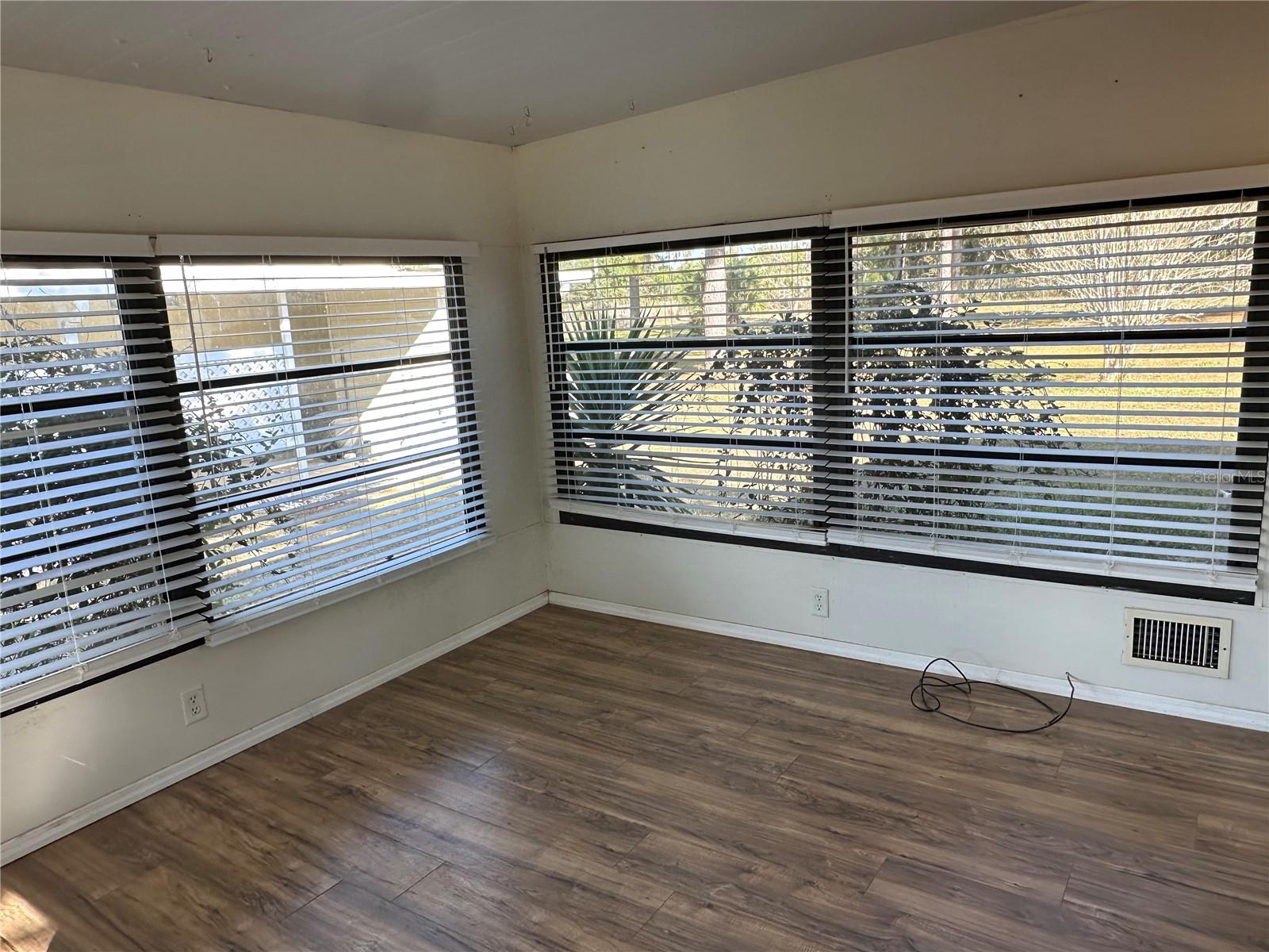 BANBURY VILLAGE CONDO - Residential