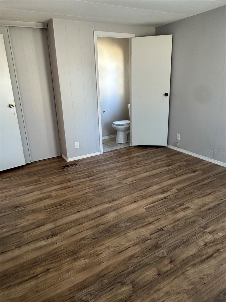 BANBURY VILLAGE CONDO - Residential