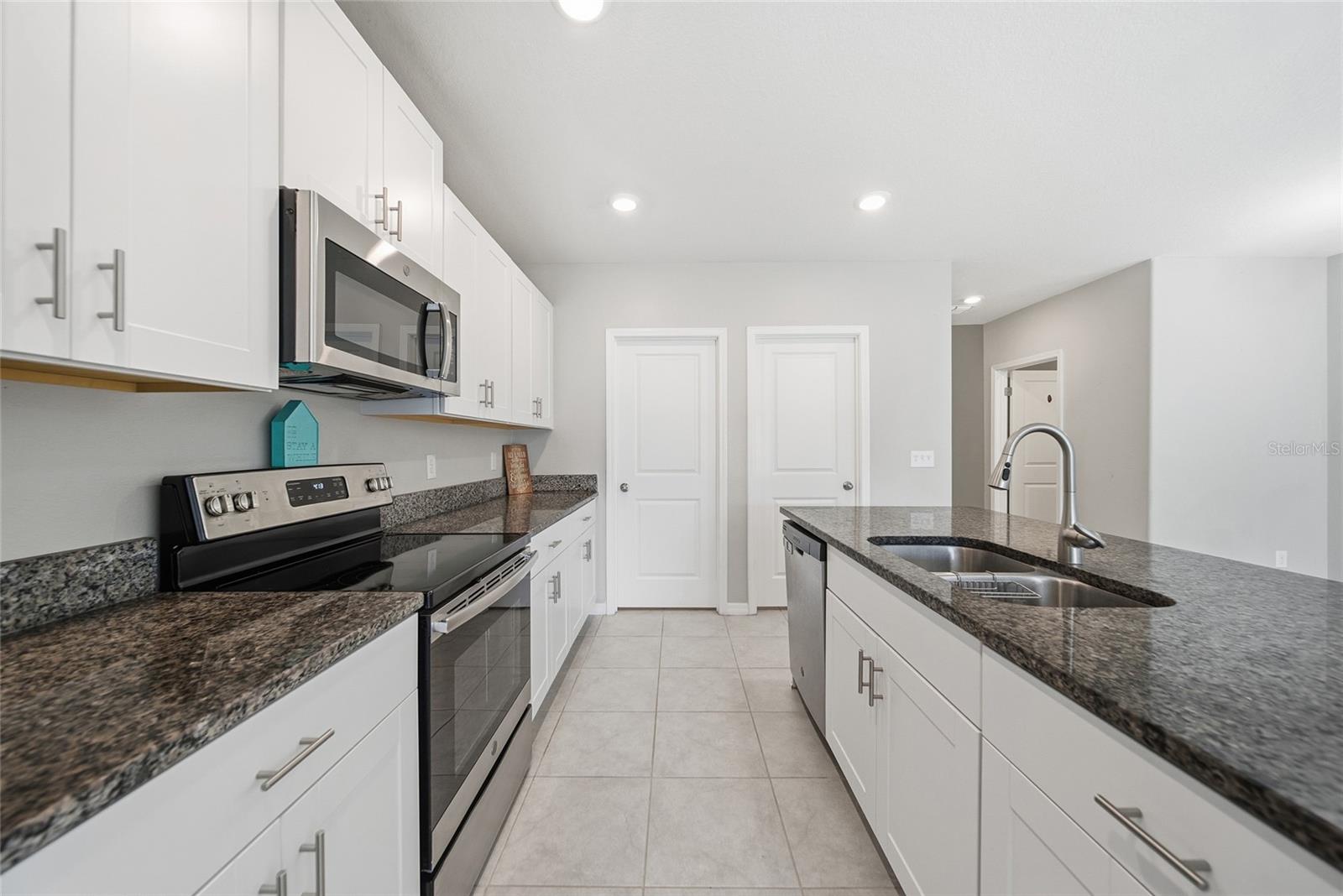 LAKESIDE PH 4 - Residential