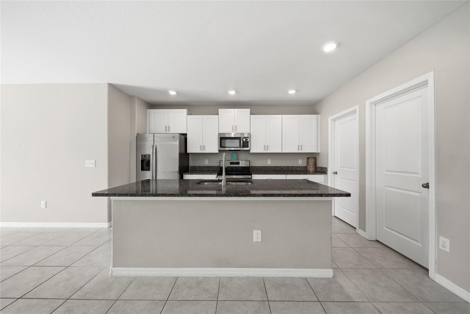 LAKESIDE PH 4 - Residential