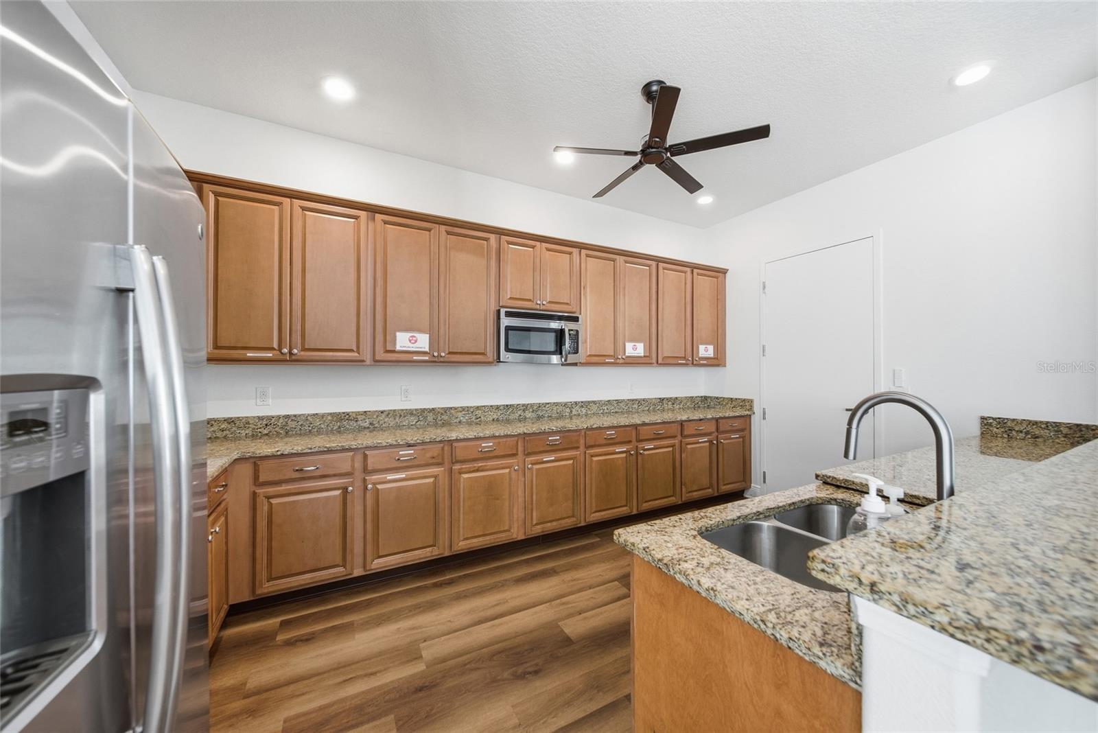 LAKESIDE PH 4 - Residential