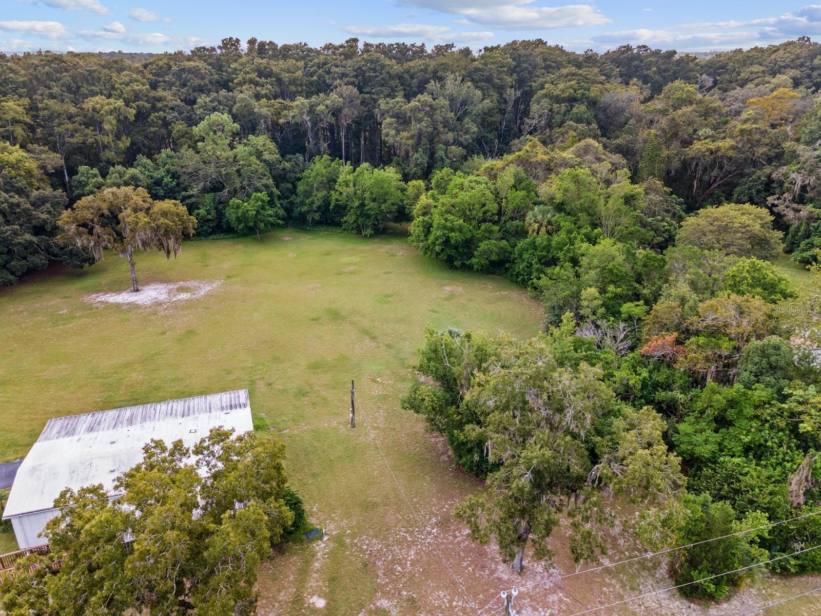 SUNSHINE RANCHES - Land