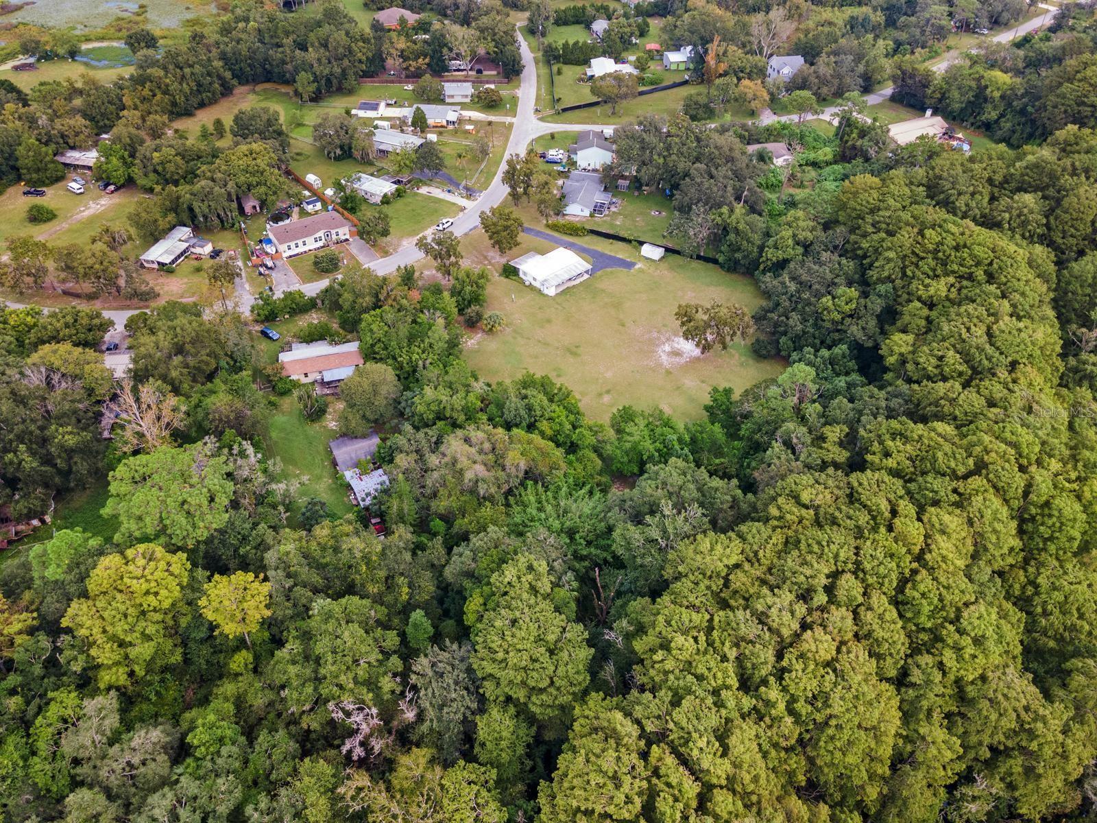 SUNSHINE RANCHES - Land