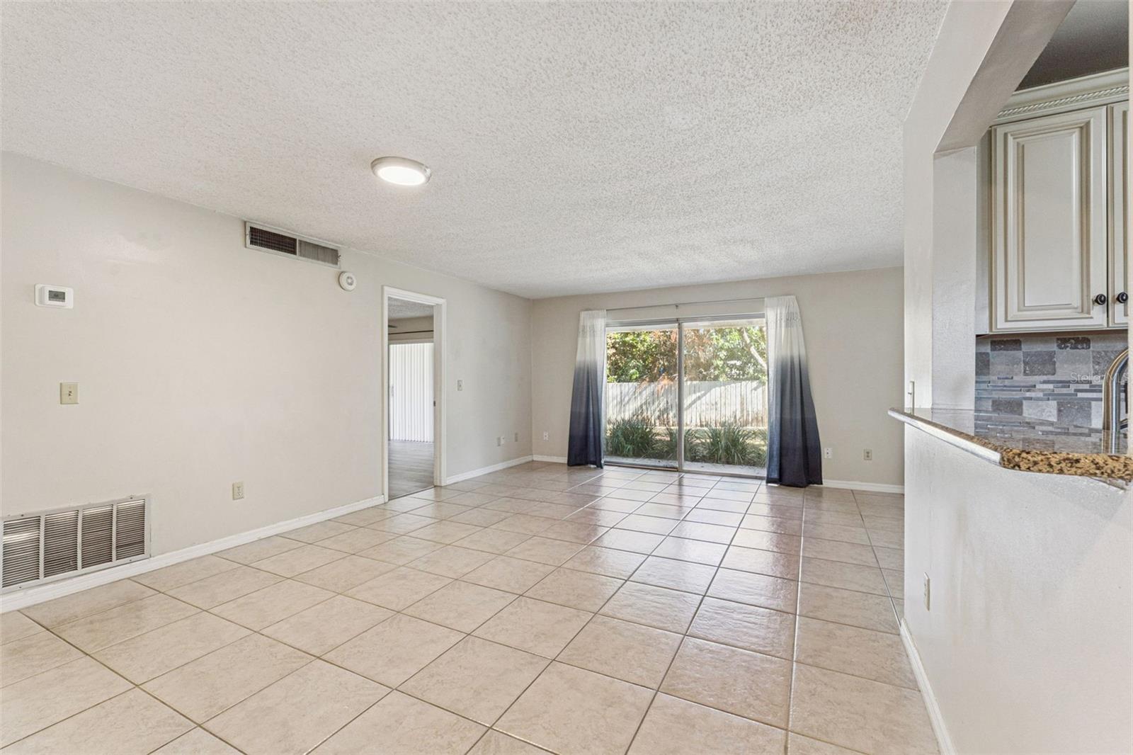 600 NORTHERN WAY 201