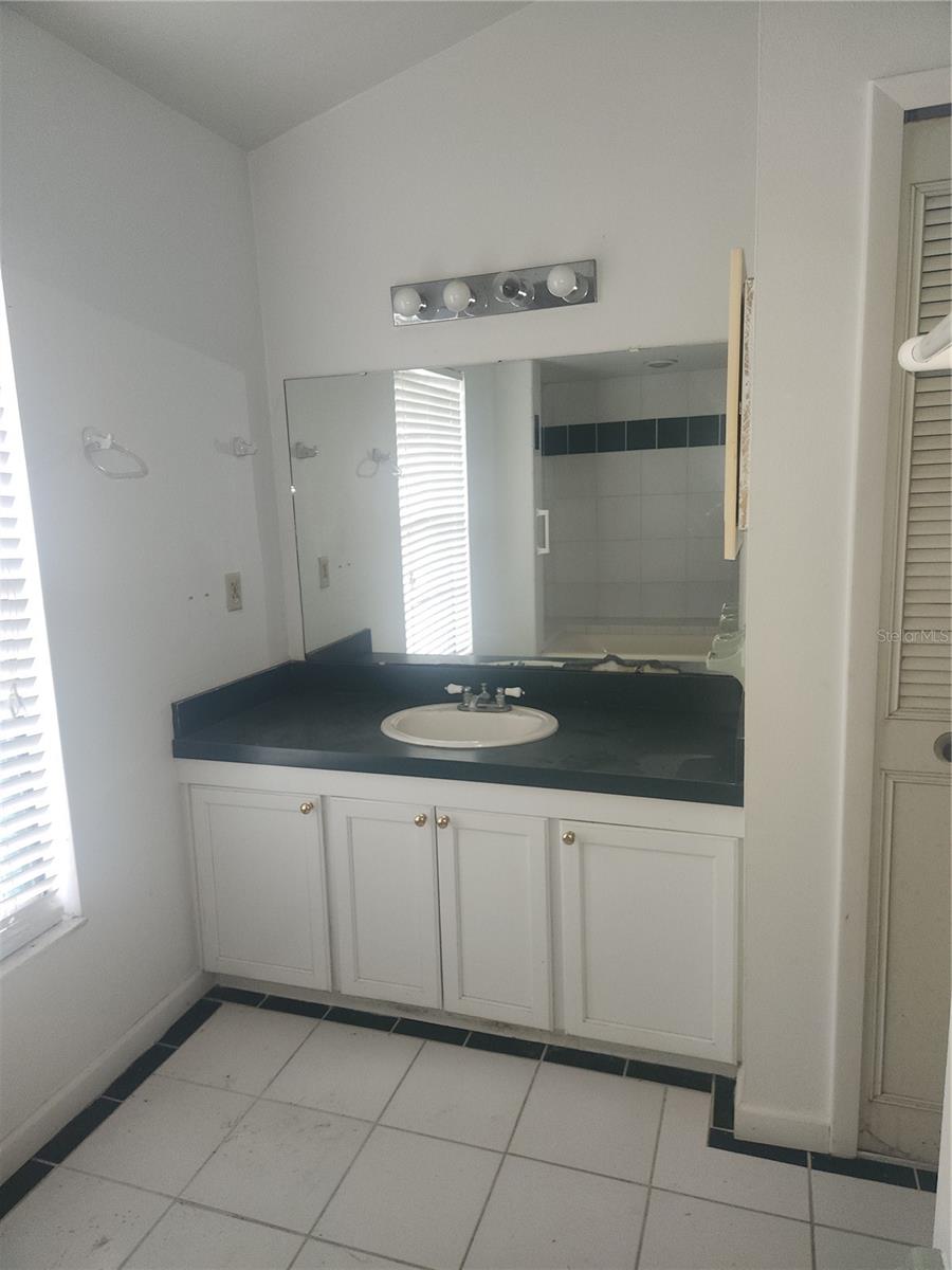 DELTONA LAKES UNIT 05 - Residential