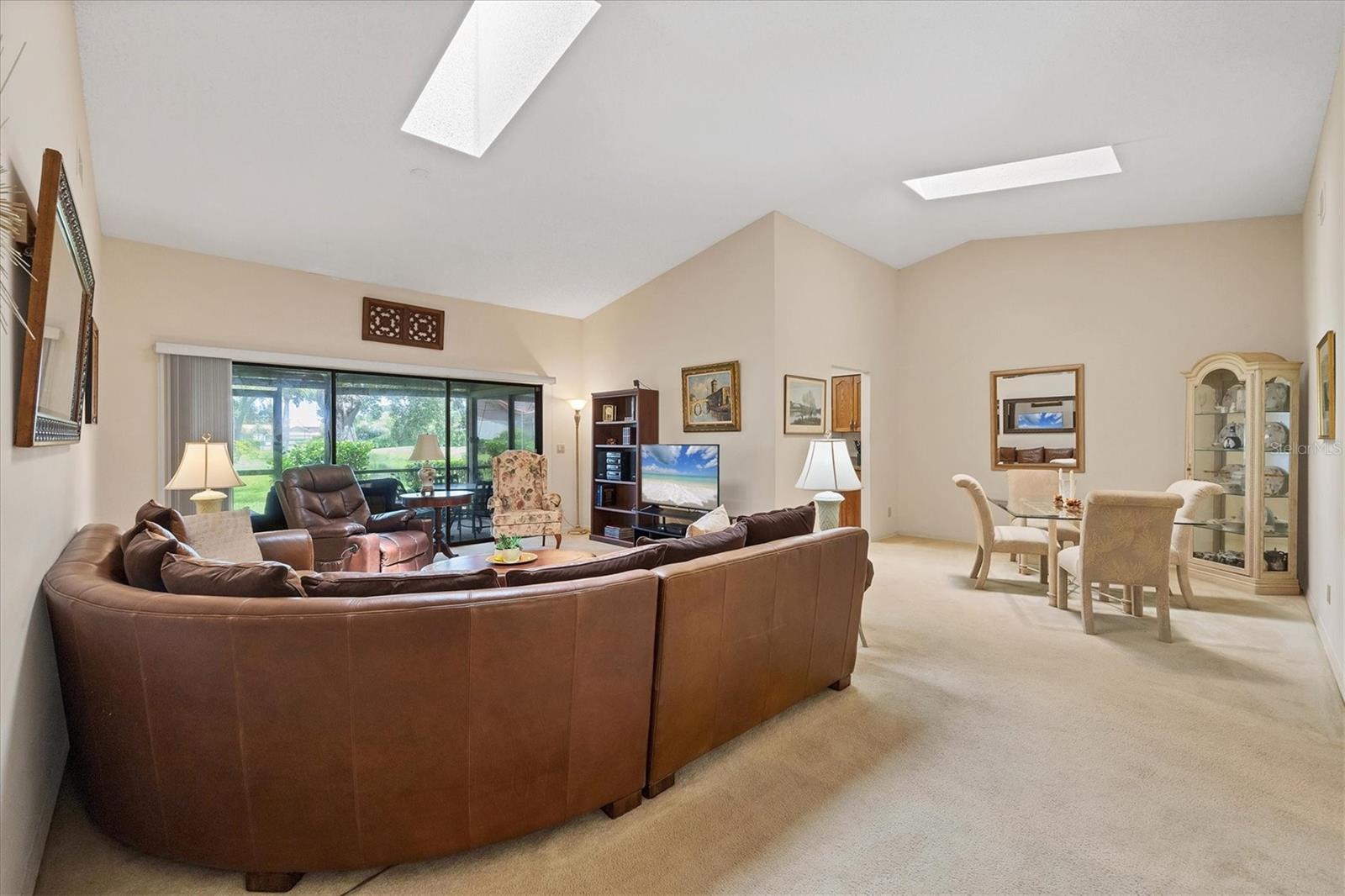 4001 WILSHIRE CIRCLE E 72