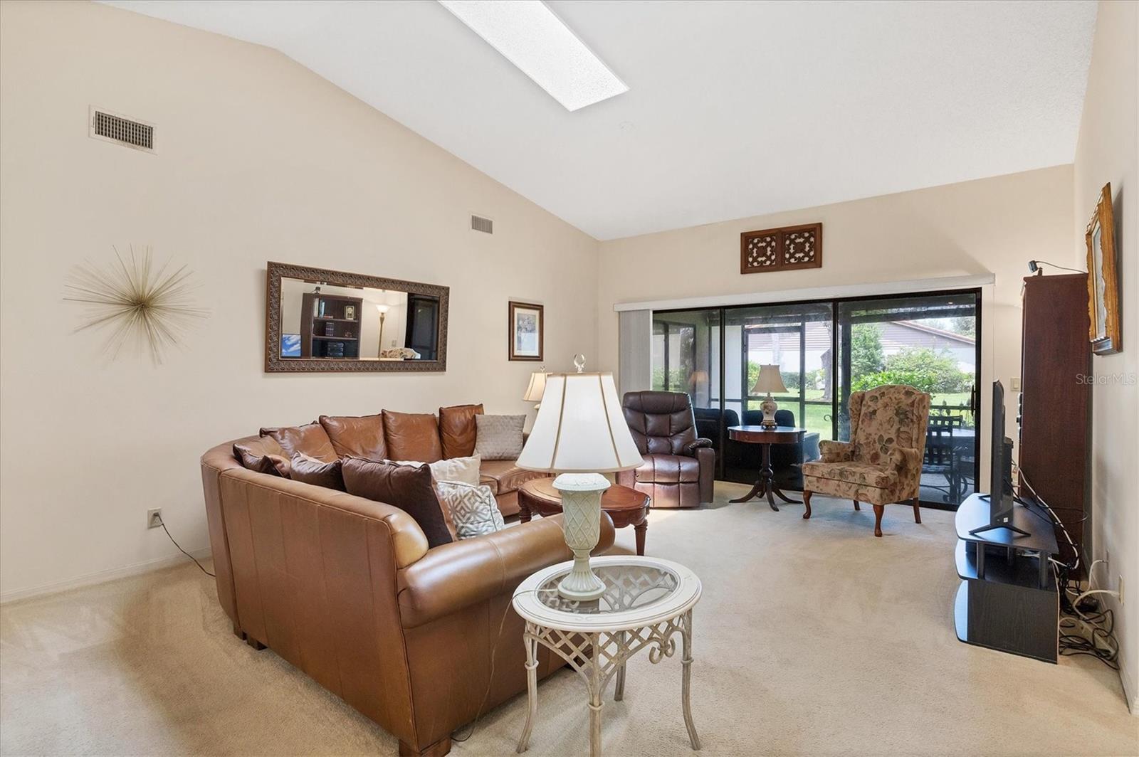 4001 WILSHIRE CIRCLE E 72