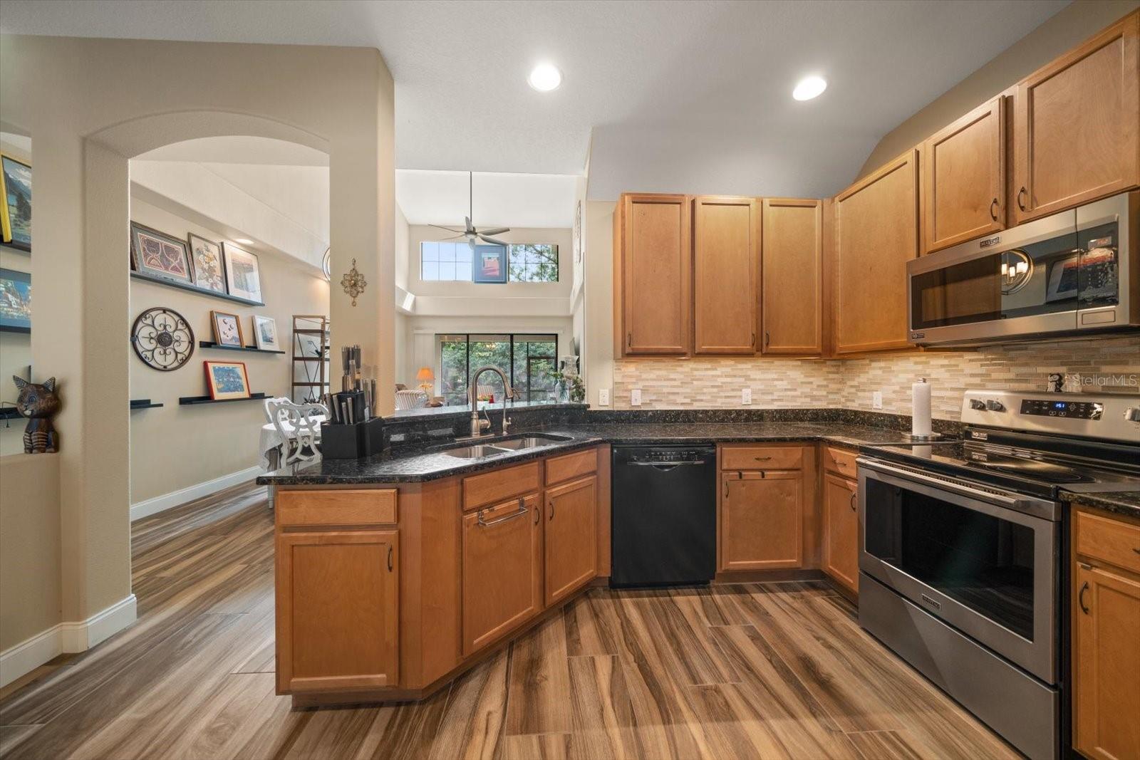 BEACON TRACE TWNHMS - Residential