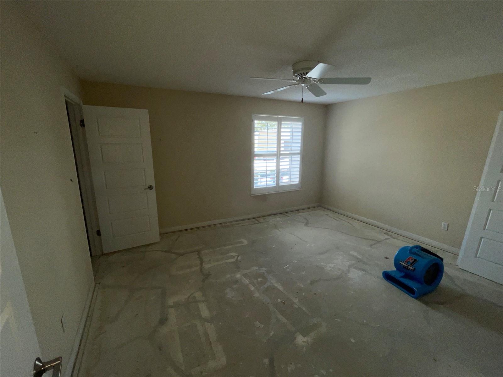 FOUR SEASONS CONDO - Residential