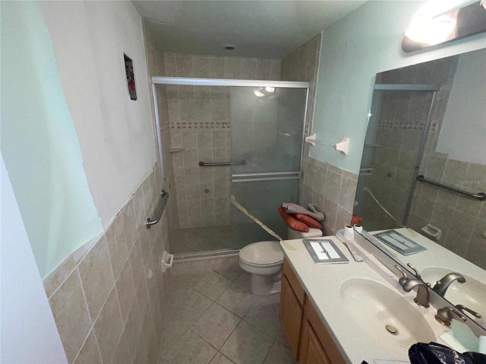 FOUR SEASONS CONDO - Residential