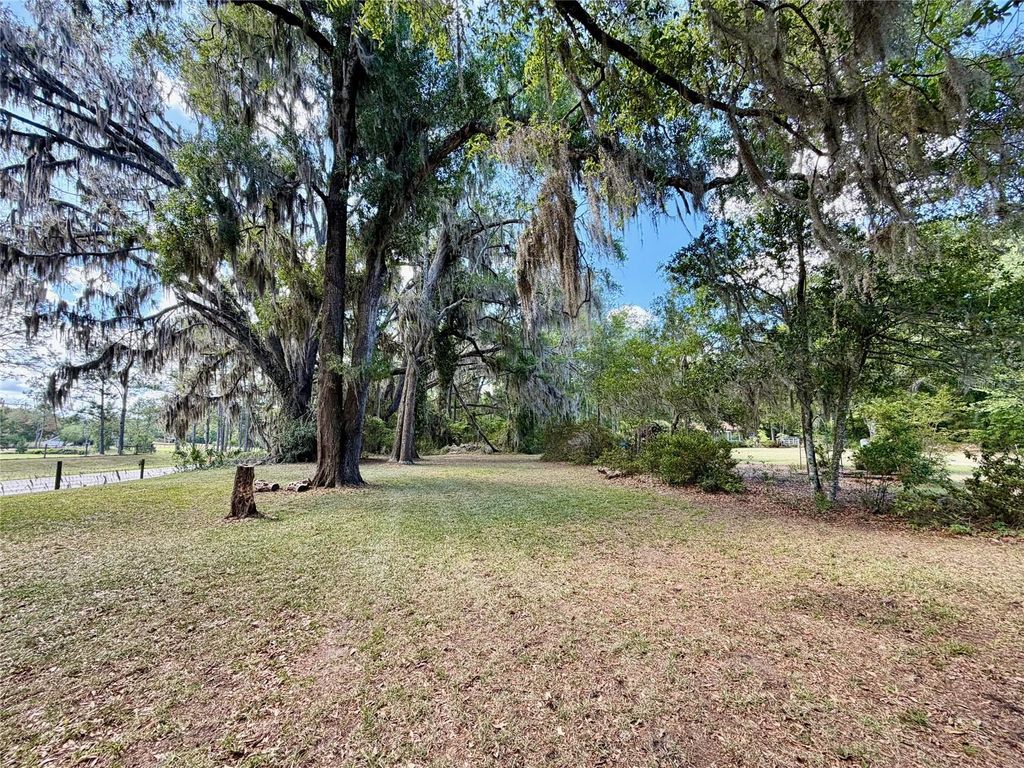 Photo of 25104 N County Road 1491, Alachua, FL 32615 (MLS # GC539889)