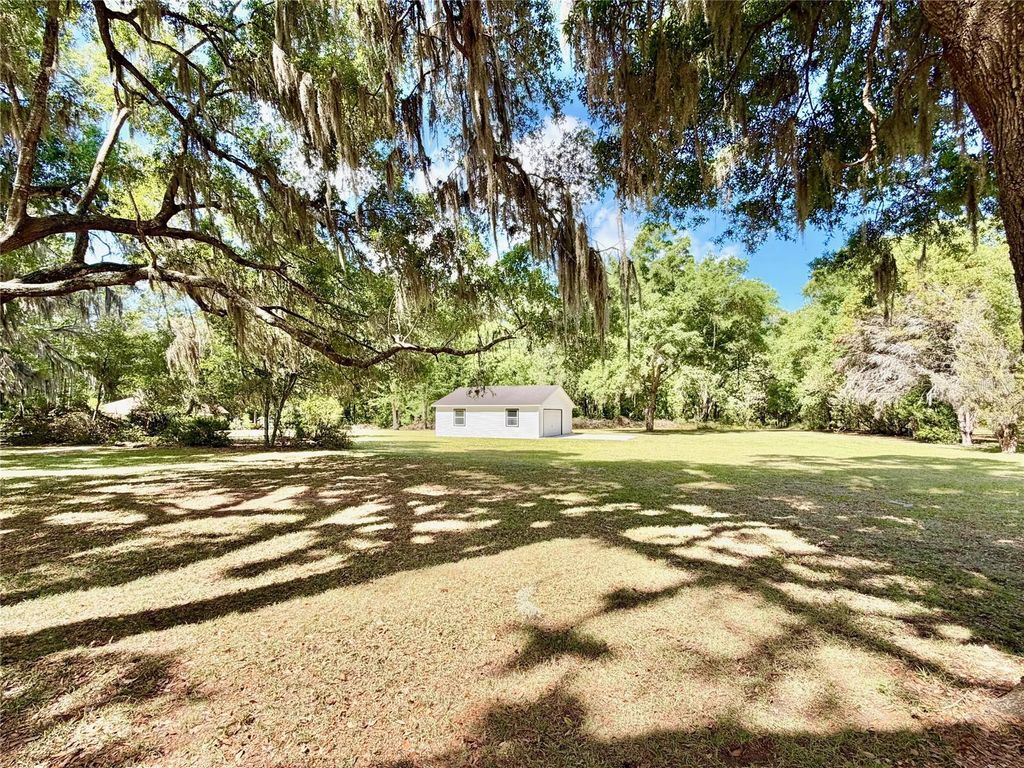 Photo of 25104 N County Road 1491, Alachua, FL 32615 (MLS # GC539889)