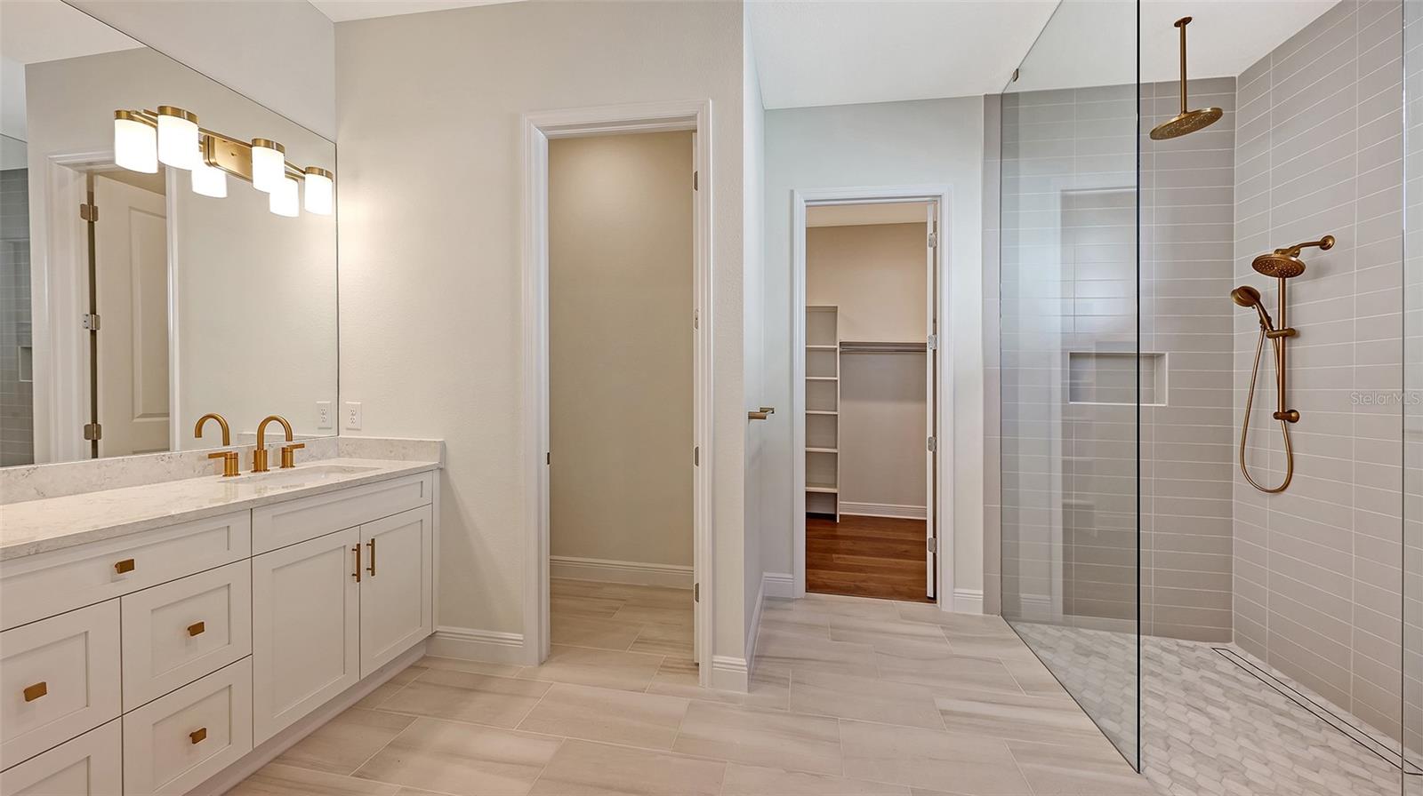 6233 ISLA DEL RAY AVENUE